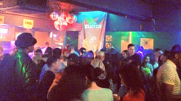 สถานบันเทิงยามค่ำคืน ในกรุงโอกินาว่า-clutch Nightclub(3)