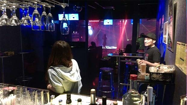 Nightlife in Okinawa-cordon yellow Nightclub(1)