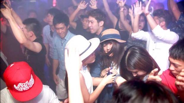 Nightlife di Okinawa-under ground gold Nightclub(4)